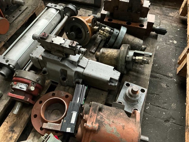 Partij diverse onderdelen - afbeelding 4 van  6