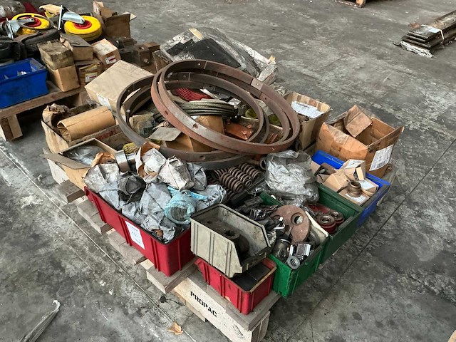 Partij diverse onderdelen - afbeelding 4 van  19