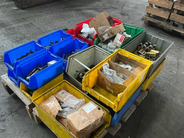 Partij diverse onderdelen - afbeelding 9 van  18