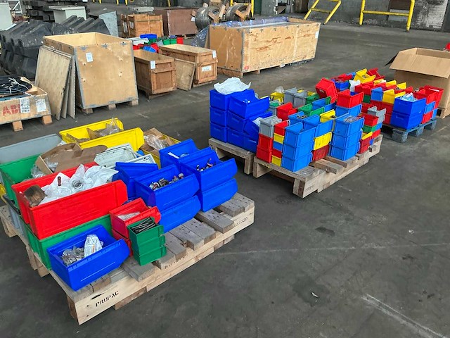 Partij diverse onderdelen - afbeelding 1 van  18