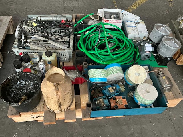 Partij diverse onderdelen - afbeelding 1 van  7