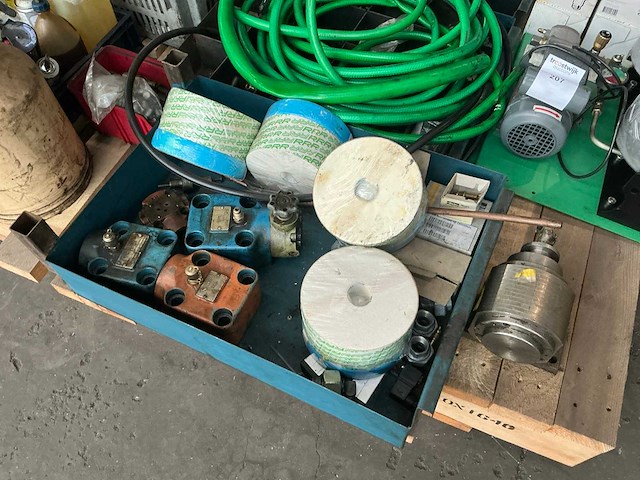 Partij diverse onderdelen - afbeelding 3 van  7