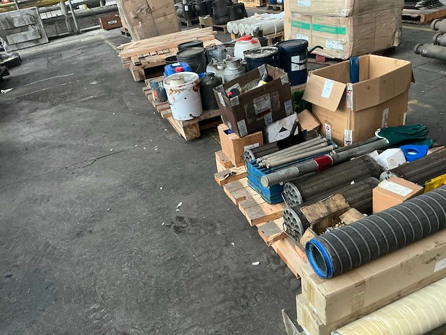 Partij diverse onderdelen - afbeelding 1 van  10