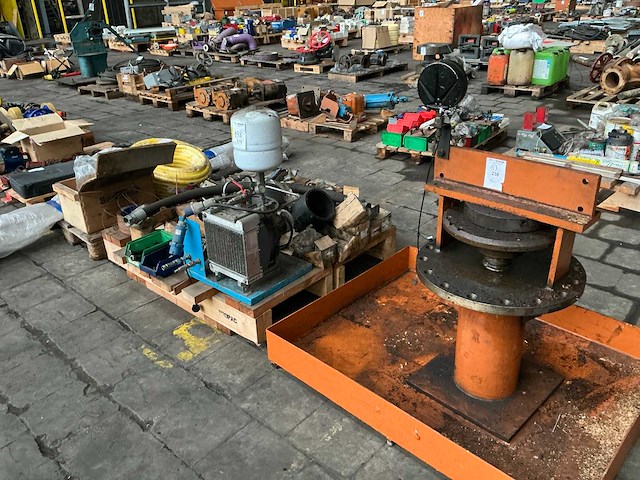 Partij diverse onderdelen - afbeelding 1 van  10