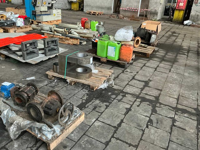 Partij diverse onderdelen - afbeelding 1 van  8