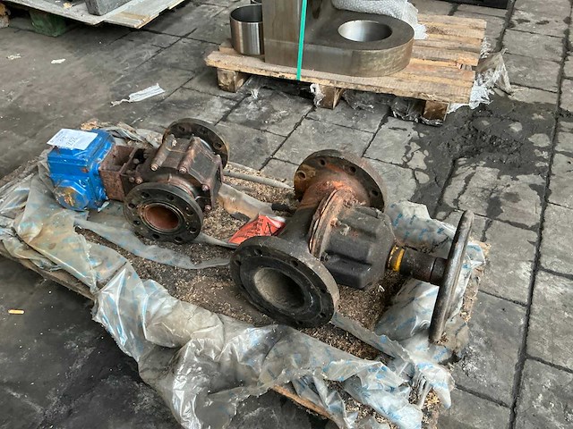 Partij diverse onderdelen - afbeelding 2 van  8