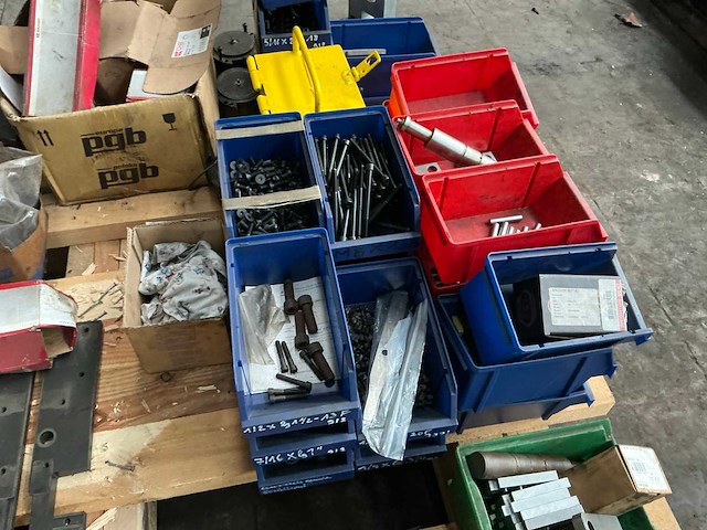 Partij diverse onderdelen - afbeelding 1 van  5