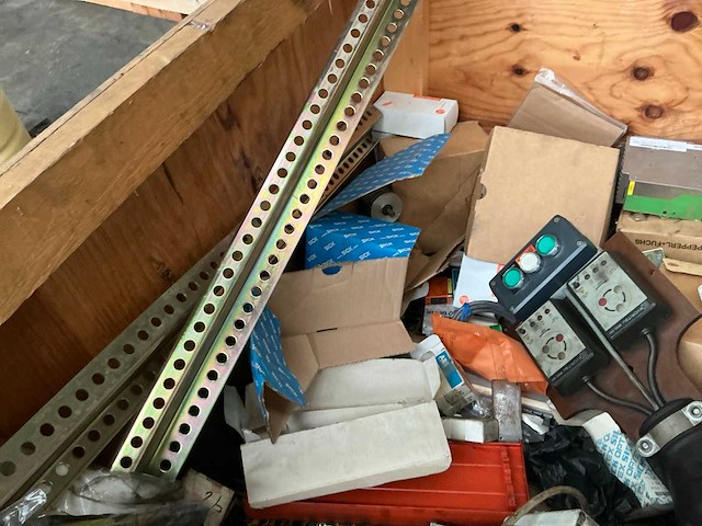 Partij diverse onderdelen - afbeelding 8 van  9