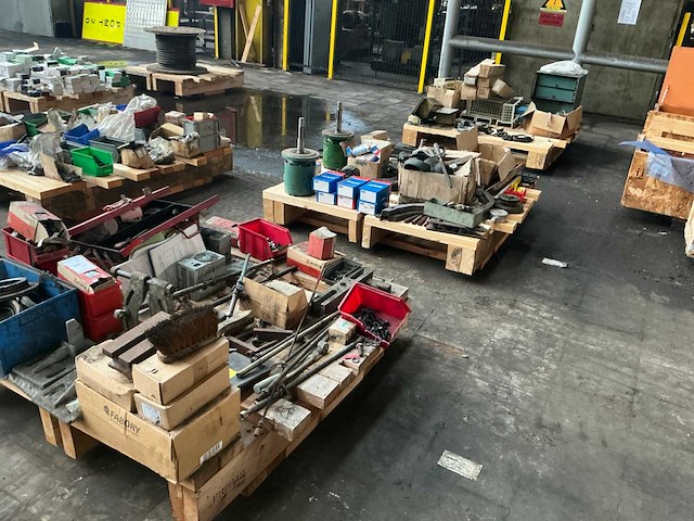 Partij diverse onderdelen - afbeelding 1 van  18