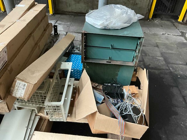 Partij diverse onderdelen - afbeelding 16 van  18