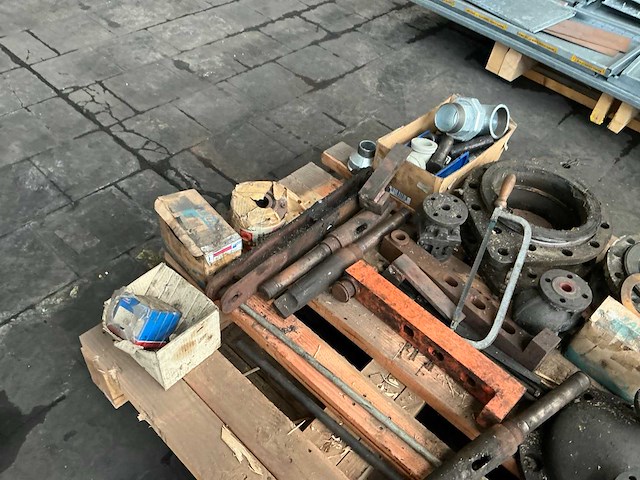 Partij diverse onderdelen - afbeelding 1 van  10