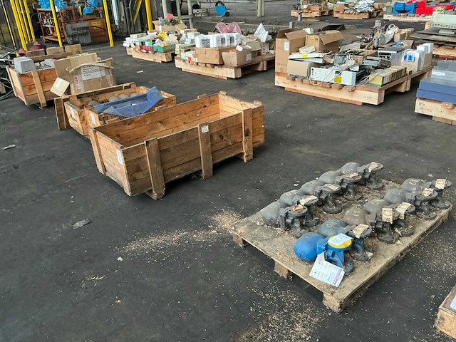 Partij diverse onderdelen - afbeelding 1 van  7