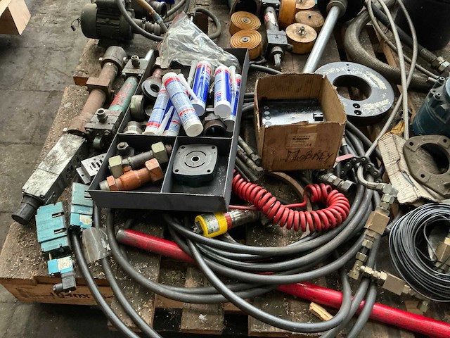 Partij diverse onderdelen - afbeelding 2 van  24