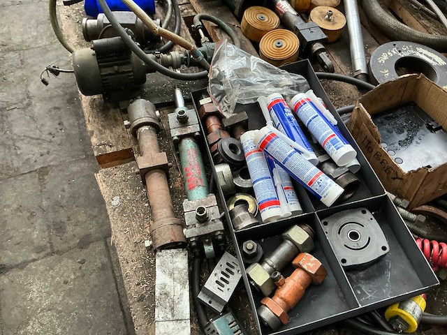 Partij diverse onderdelen - afbeelding 3 van  24