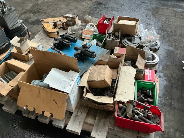 Partij diverse onderdelen - afbeelding 8 van  24