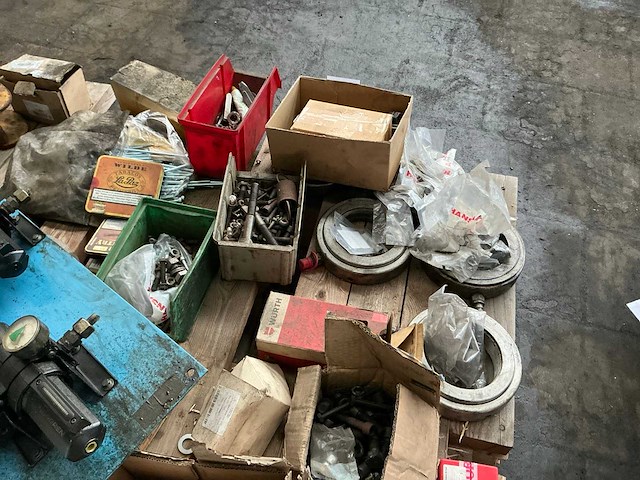 Partij diverse onderdelen - afbeelding 9 van  24