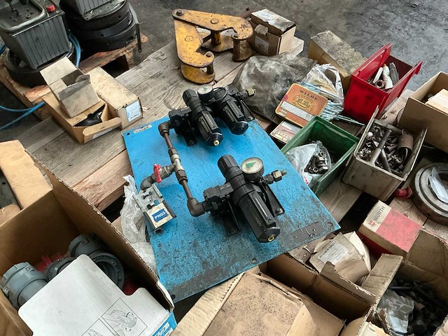 Partij diverse onderdelen - afbeelding 11 van  24