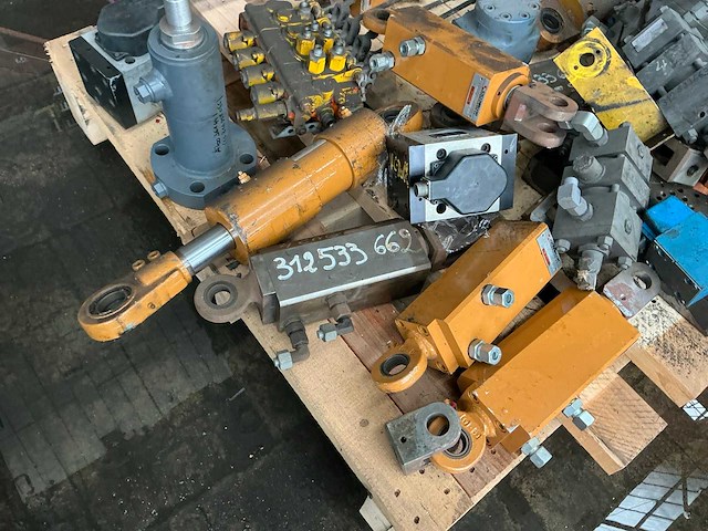 Partij diverse onderdelen - afbeelding 6 van  6