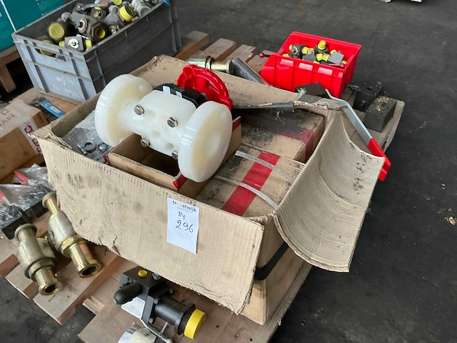 Partij diverse onderdelen - afbeelding 8 van  9