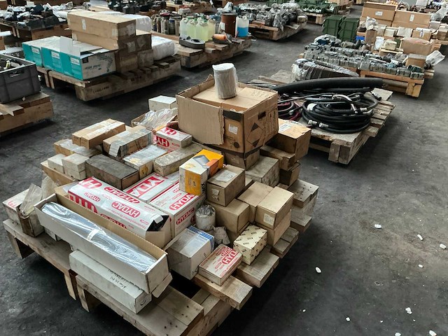 Partij diverse onderdelen - afbeelding 4 van  12