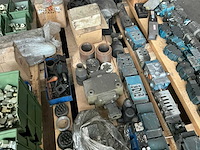 Partij diverse onderdelen - afbeelding 10 van  12