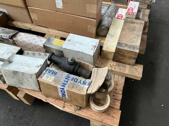 Partij diverse onderdelen - afbeelding 3 van  8