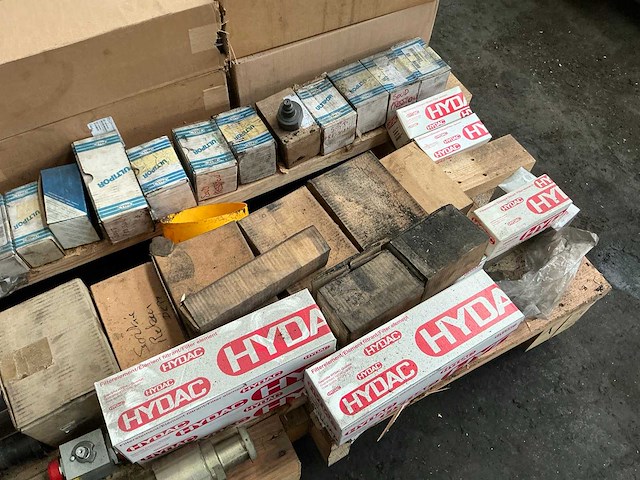 Partij diverse onderdelen - afbeelding 7 van  8