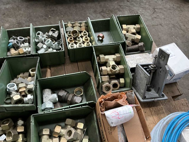 Partij diverse onderdelen - afbeelding 3 van  19