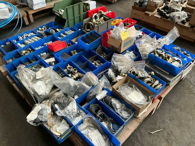 Partij diverse onderdelen - afbeelding 13 van  19