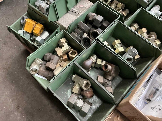 Partij diverse onderdelen - afbeelding 19 van  19