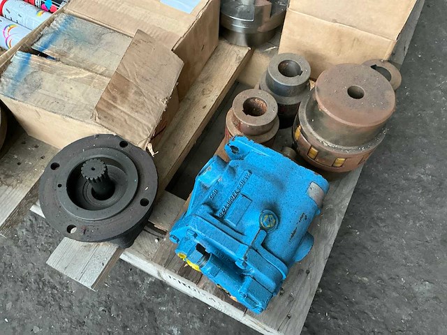 Partij diverse onderdelen - afbeelding 4 van  17