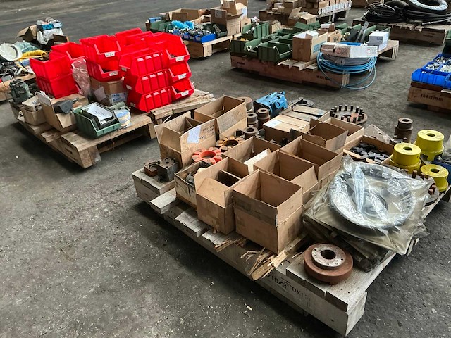 Partij diverse onderdelen - afbeelding 1 van  17