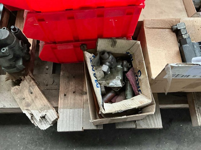 Partij diverse onderdelen - afbeelding 14 van  17