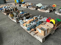 Partij diverse onderdelen - afbeelding 1 van  18