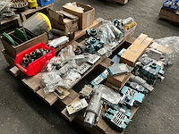 Partij diverse onderdelen - afbeelding 14 van  18