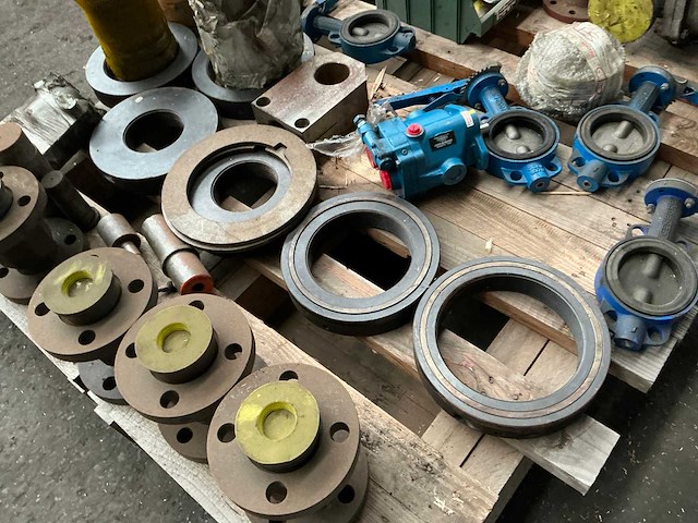 Partij diverse onderdelen - afbeelding 17 van  18