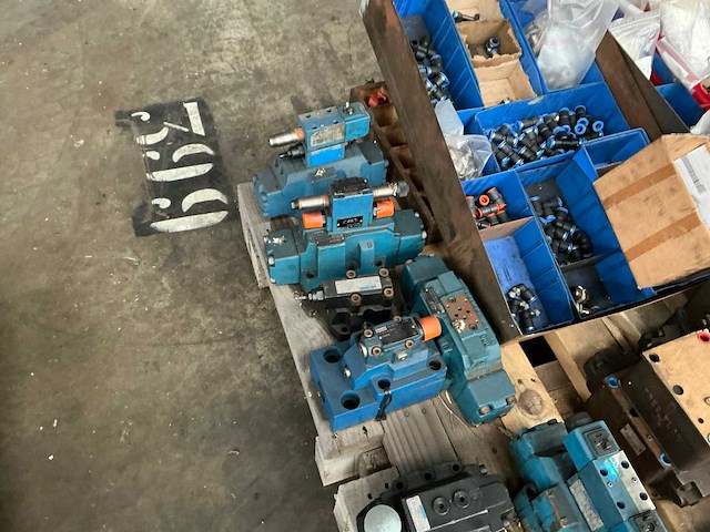 Partij diverse onderdelen - afbeelding 4 van  16