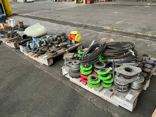 Partij diverse onderdelen - afbeelding 1 van  12