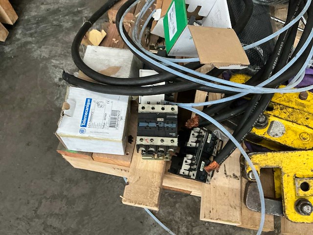 Partij diverse onderdelen - afbeelding 5 van  8