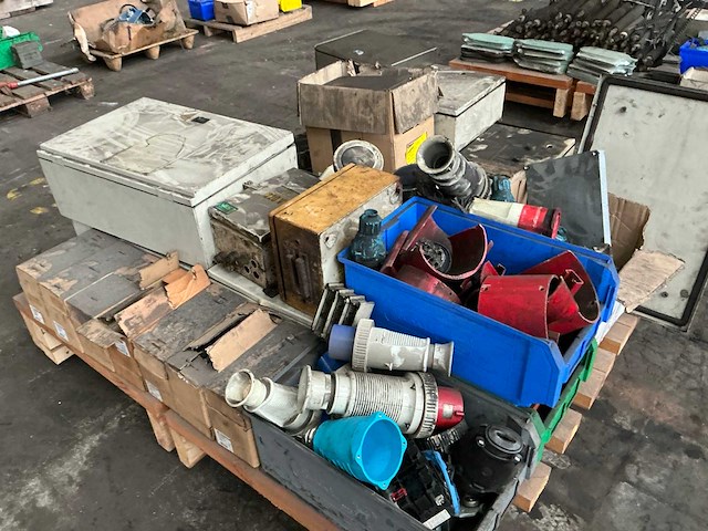 Partij diverse onderdelen - afbeelding 13 van  25