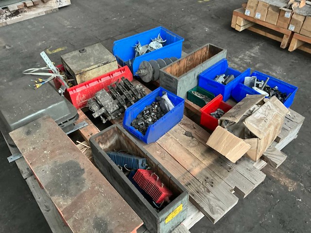 Partij diverse onderdelen - afbeelding 16 van  25