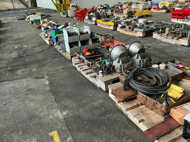 Partij diverse onderdelen - afbeelding 15 van  22