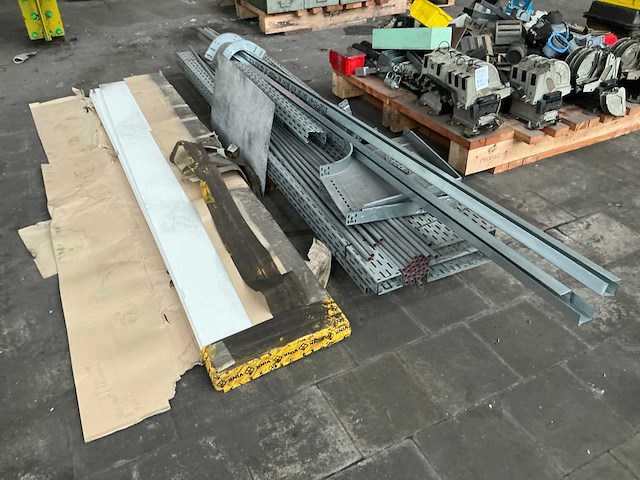 Partij diverse onderdelen - afbeelding 11 van  22