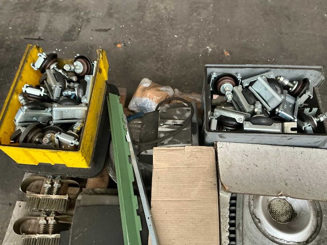 Partij diverse onderdelen - afbeelding 21 van  22