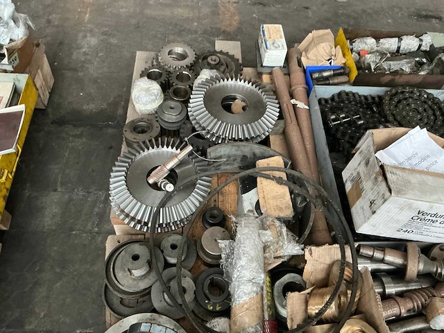 Partij diverse onderdelen - afbeelding 9 van  30