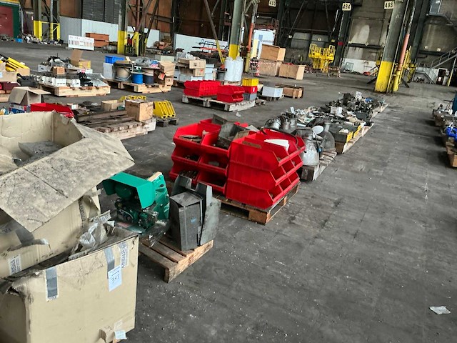 Partij diverse onderdelen - afbeelding 1 van  30