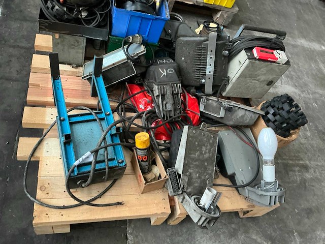 Partij diverse onderdelen - afbeelding 2 van  12