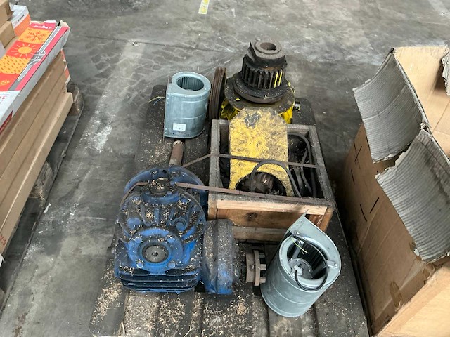 Partij diverse onderdelen - afbeelding 3 van  7