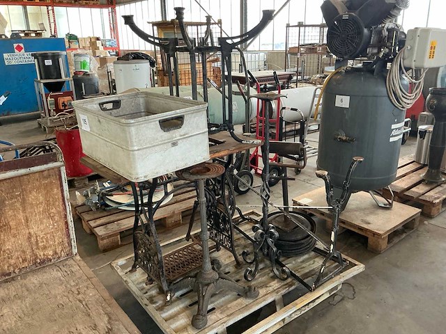 Partij diverse onderstellen - afbeelding 1 van  7