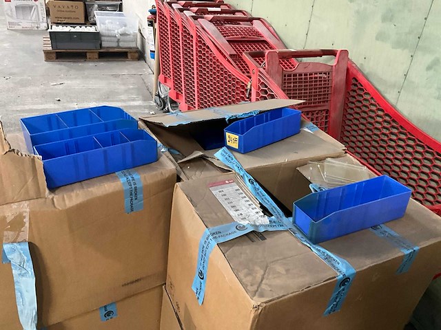 Partij diverse opbergbakjes waaronder bito - afbeelding 1 van  12